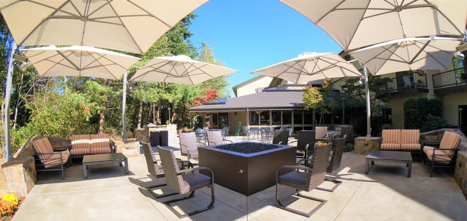 commercial cantilever umbrella