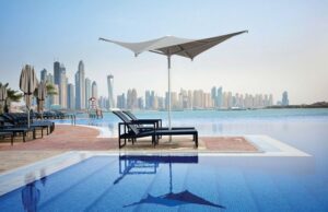 commercial umbrella resistant to winds
