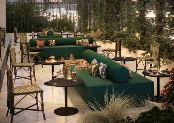 QUEUE OUTDOOR! MEGA BENCH