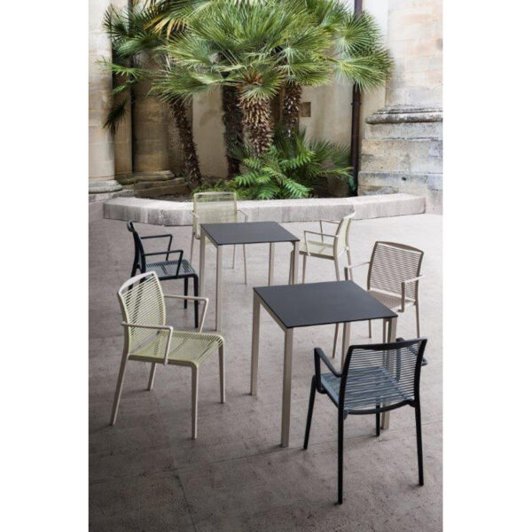 Claire Table