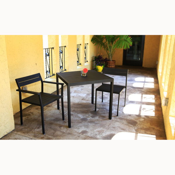 Breeze Table