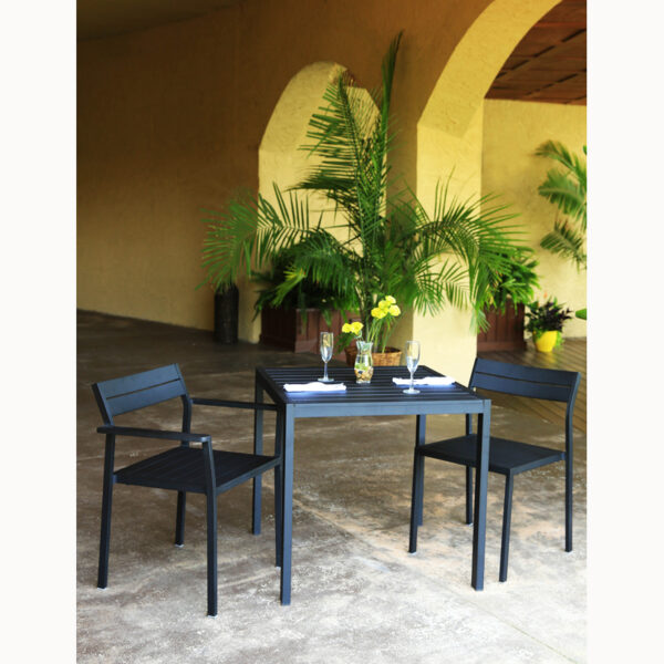 Breeze Table
