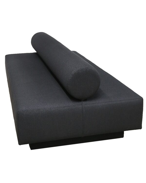 QUEUE OUTDOOR! MEGA BENCH