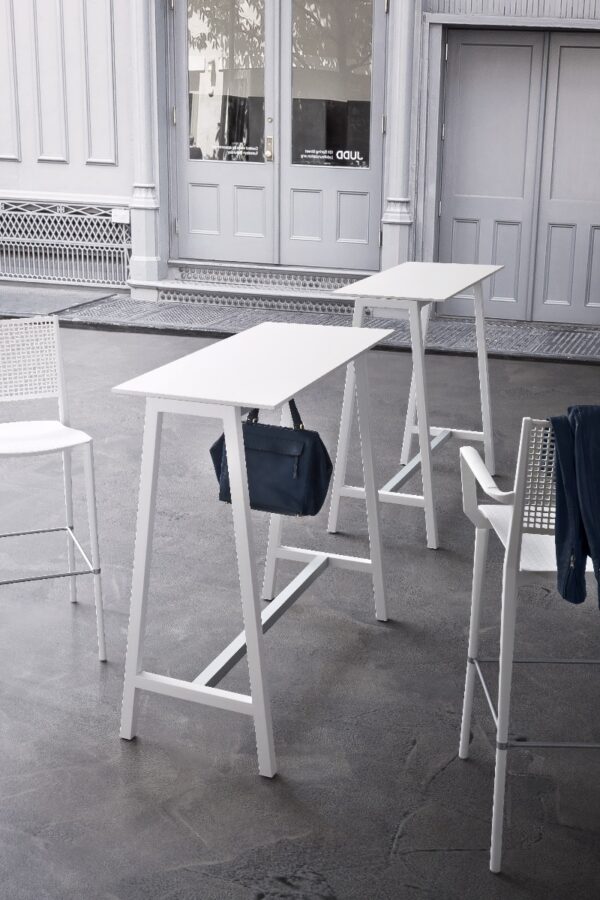 Stand Table