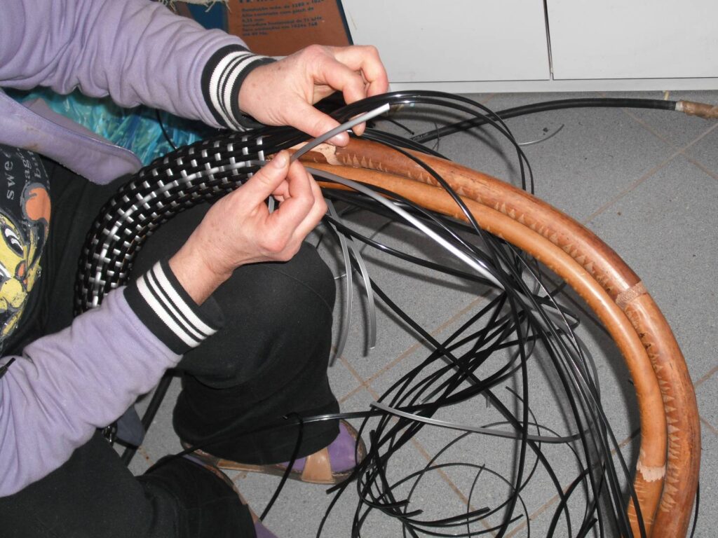 weaving a french bistro chair back